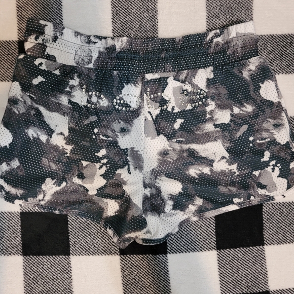 bebe black and white cloud tie dye mesh shorts Size M - Picture 5 of 8